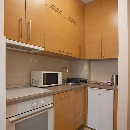 Teona Modern Central Апартаменти