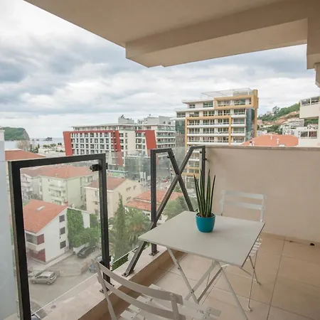 Teona Modern Central Апартаменти