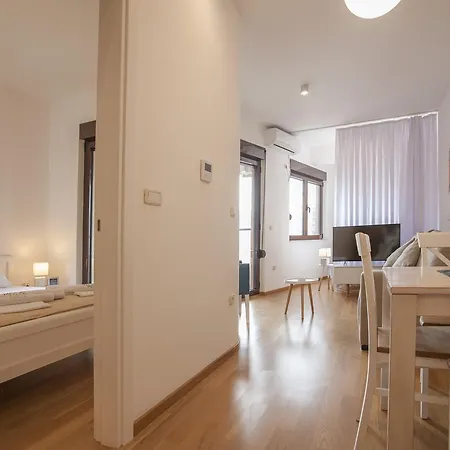 Апартаменти Teona Modern Central