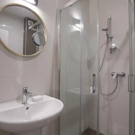 Teona Modern Central Apartment *