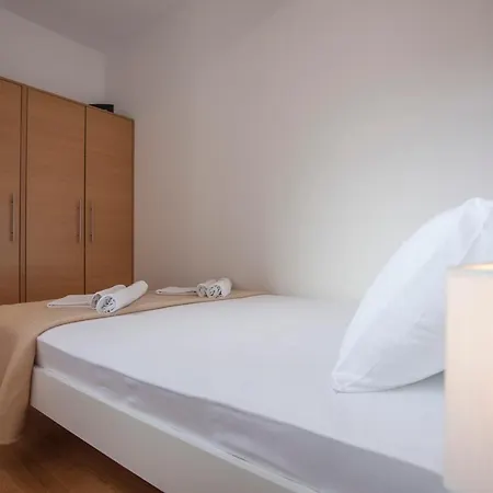 Teona Modern Central Apartment *